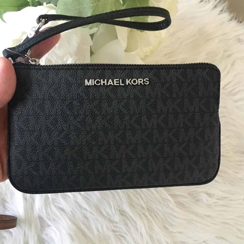 Last one✨Michael Kors Jet set black Large wristlet - Picture 2 of 7